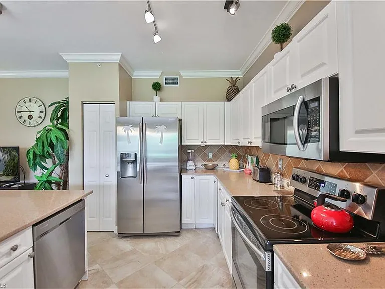 5105 Cedar Springs Dr #101 — Photo 6