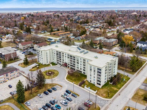 172 8th St #102, Collingwood, ON L9Y 4T2