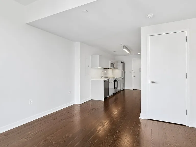 400 W 113th St #1613 — Photo 5