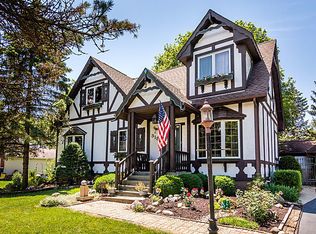 318 Sunrise Ave, Willowbrook, IL 60527