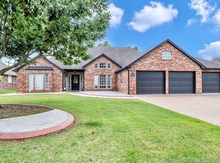 1204 N Kenwood Ave, Broken Arrow, OK 74012