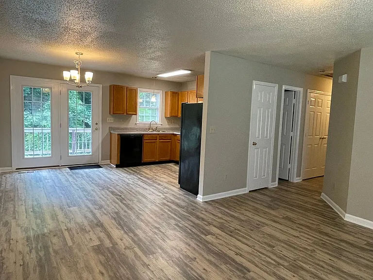 2019 Rath St — Photo 4