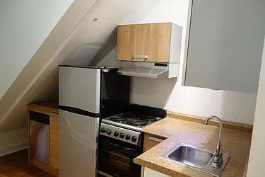 Rented by Aryeh Realty