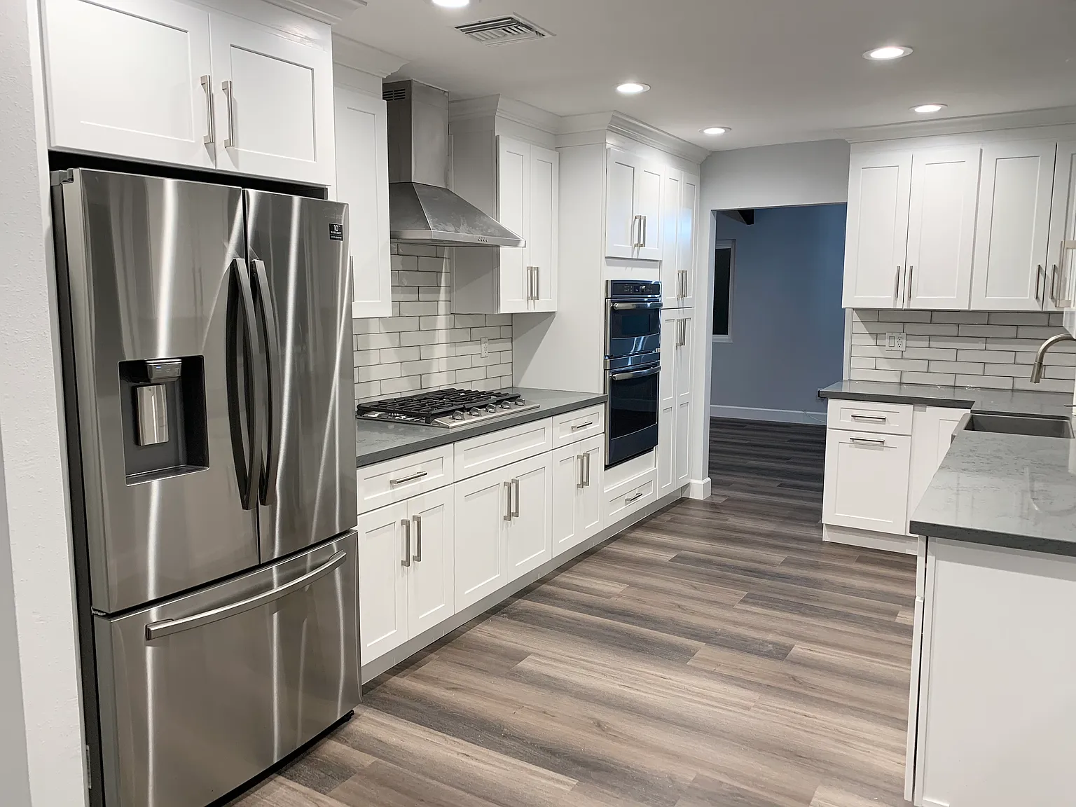 4 bed, 2638 sqft, $7,950 — Photo 3