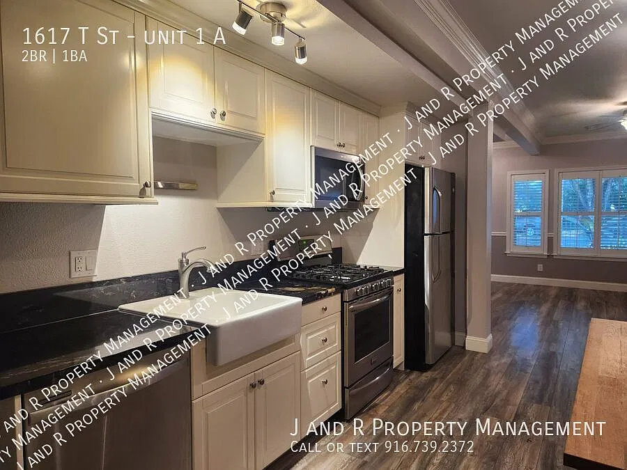 2 Bed in Midtown — Photo 3