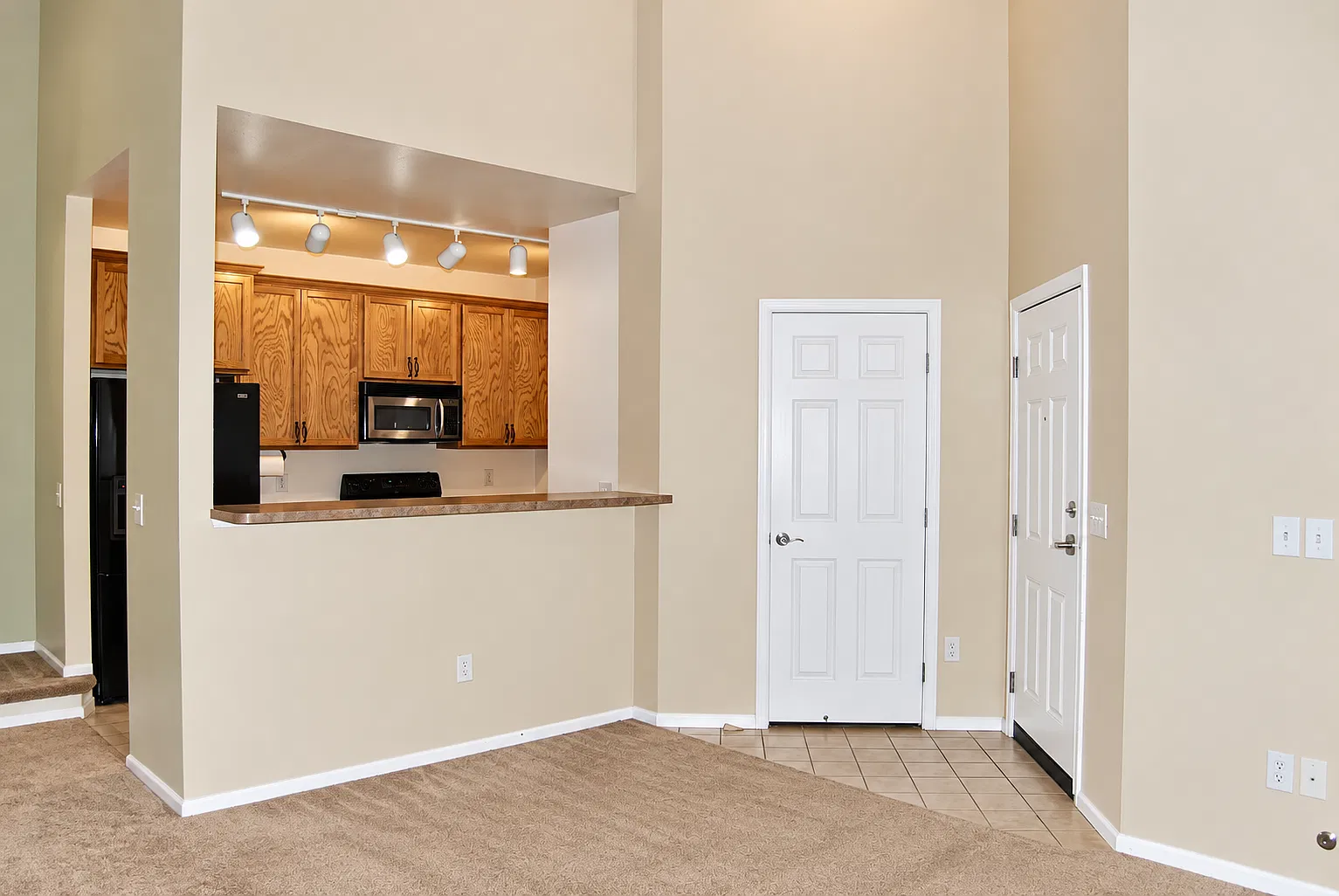 2 bed, 1214 sqft, $1,950 — Photo 3