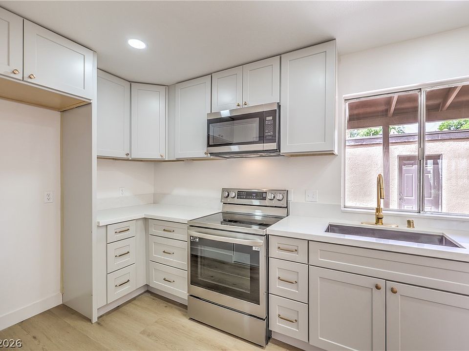 1st image of 513 Starfire Pl