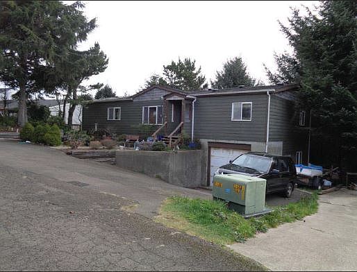 2nd image of 105 Spruce Ct