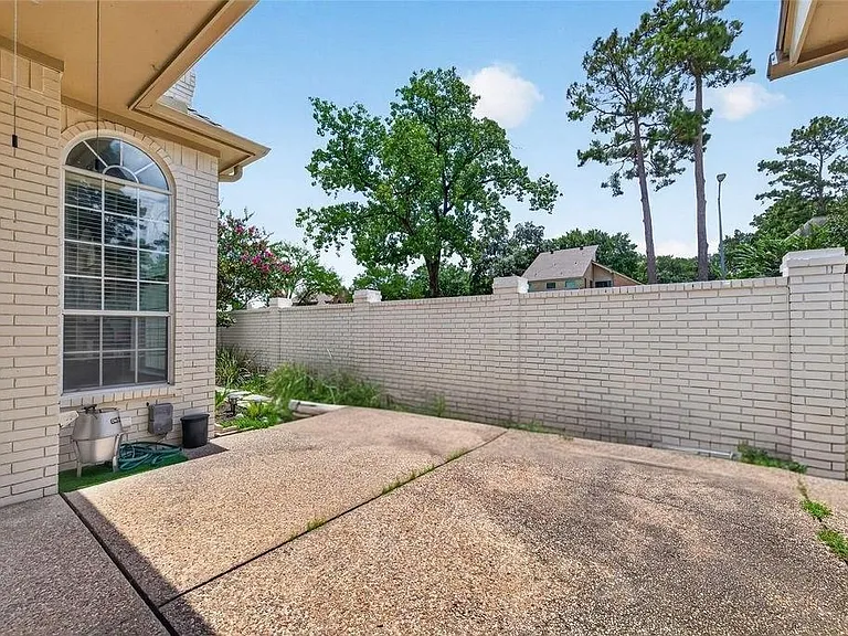 14303 Reissen Ln — Photo 45