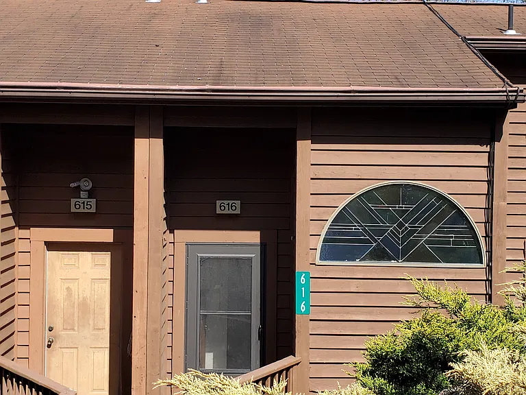 616 Mountain View Way — Photo 1
