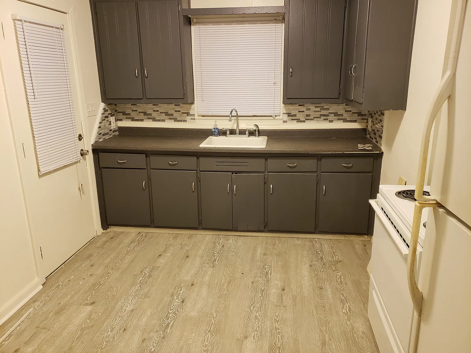 2 bed, 950 sqft, $1,350 — Photo 3