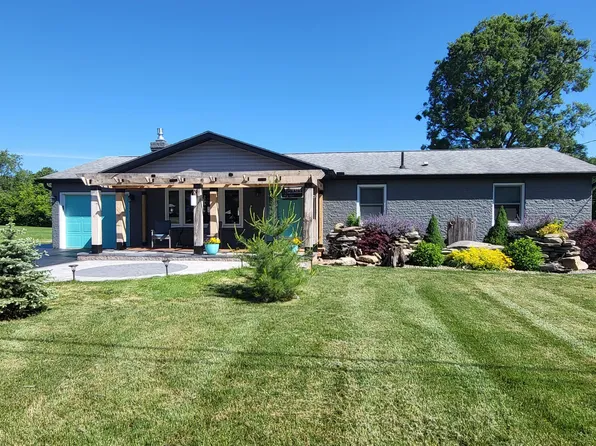 411 Surrey Ln, Bloomsburg, PA 17815