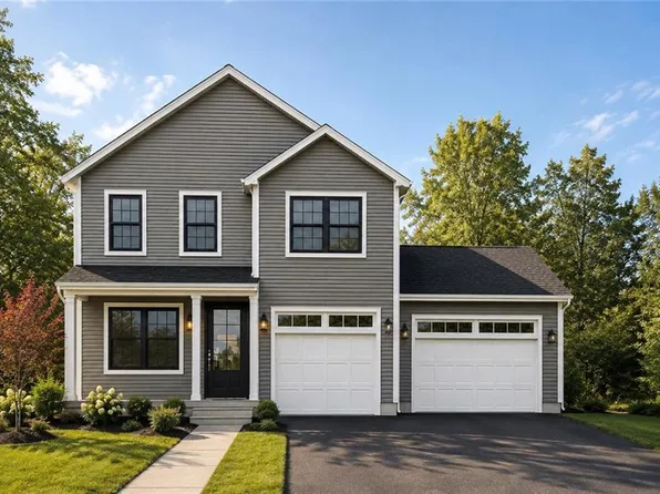 18 Macera Dr, Cranston, RI 02920