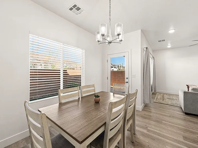 552 S Stewart Creek Cv — Photo 9