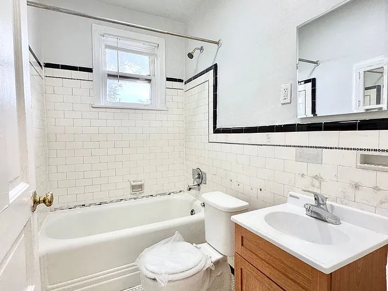 WP1 - 2423 Tatnall St, 4 West 25th St — Photo 8