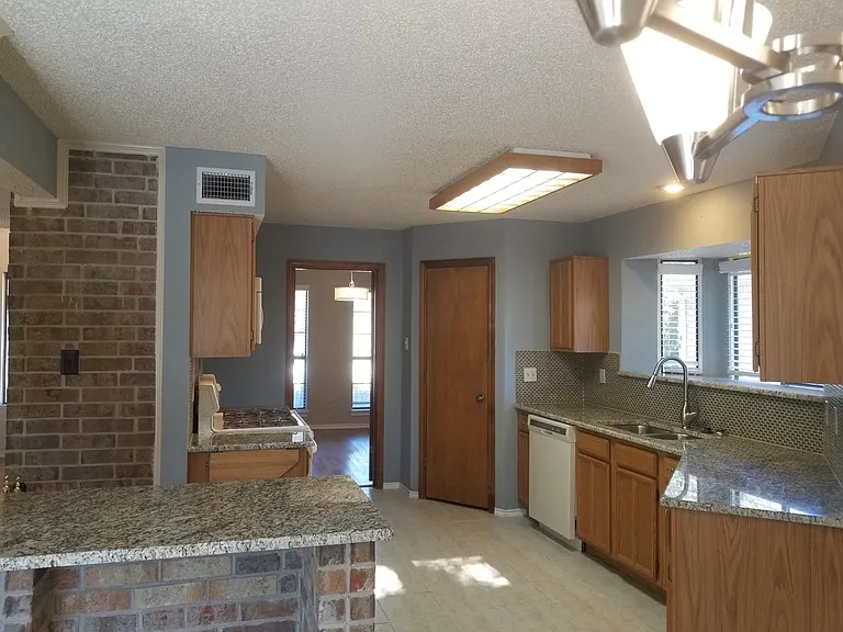 2104 Stein Way — Photo 5