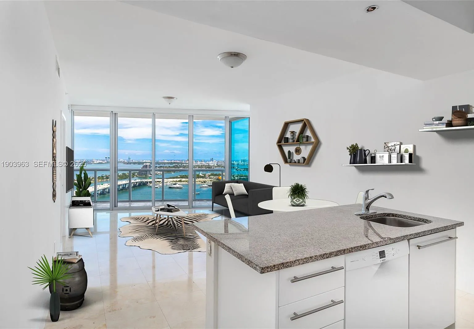 2 bed, 2.0 bath, 1323 sqft, $5,200 — Photo 2