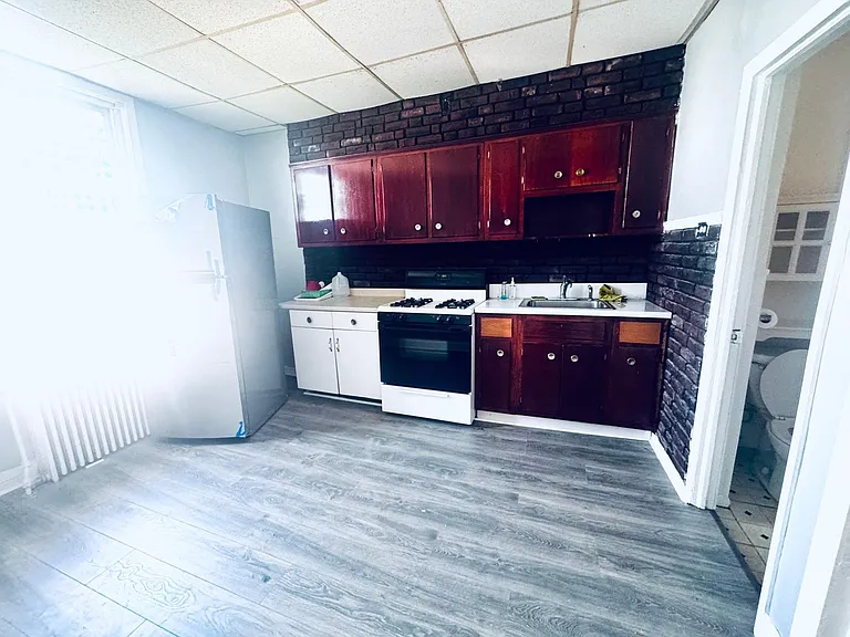 25 Columbia Ave #2 — Photo 3
