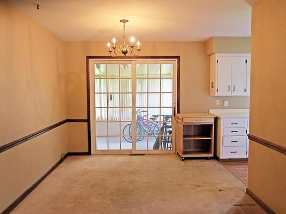 3rd image of 8972 Maplewood Dr