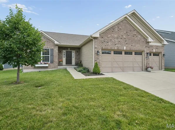 2384 Chemin Ave, Saint Charles, MO 63301
