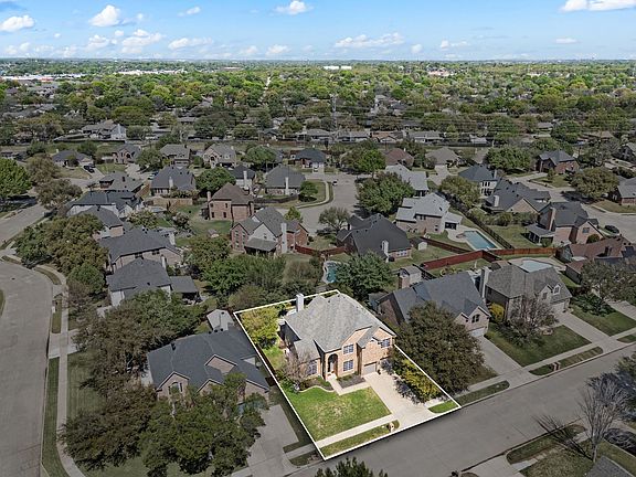 2nd image of 417 Shade Tree Cir