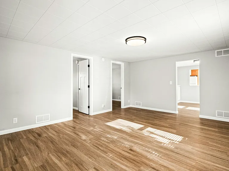 1508 Wilson St — Photo 12