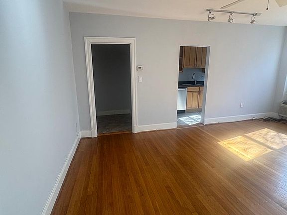 5th image of 2801 Adams Mill Rd NW APT 105