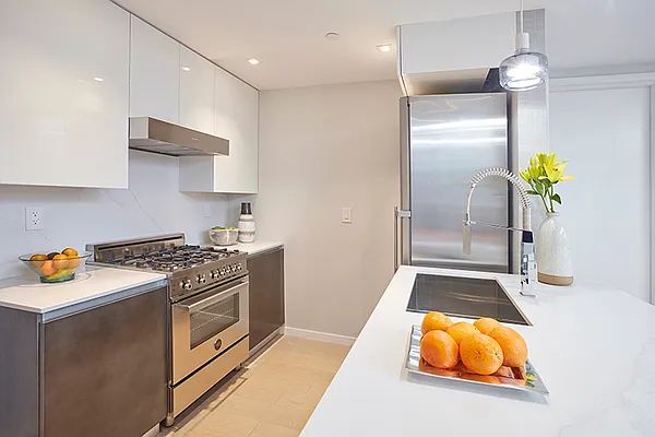 Rented by Chase Global Realty Corp | media 17