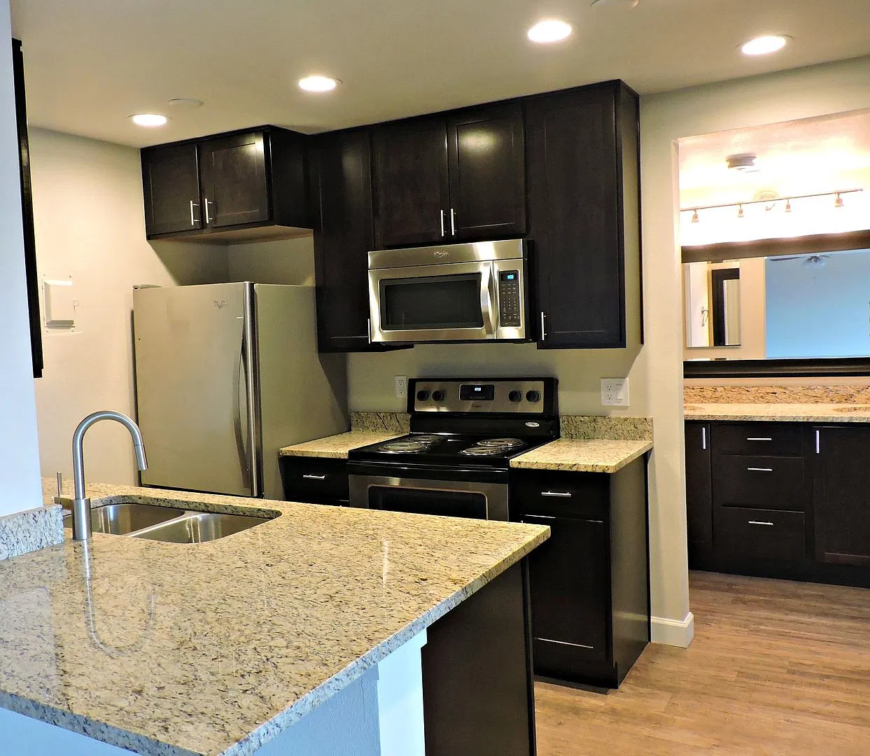 Somerset Apartments — Photo 3