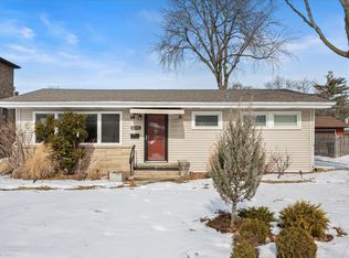 6838 Beckwith Rd, Morton Grove, IL 60053