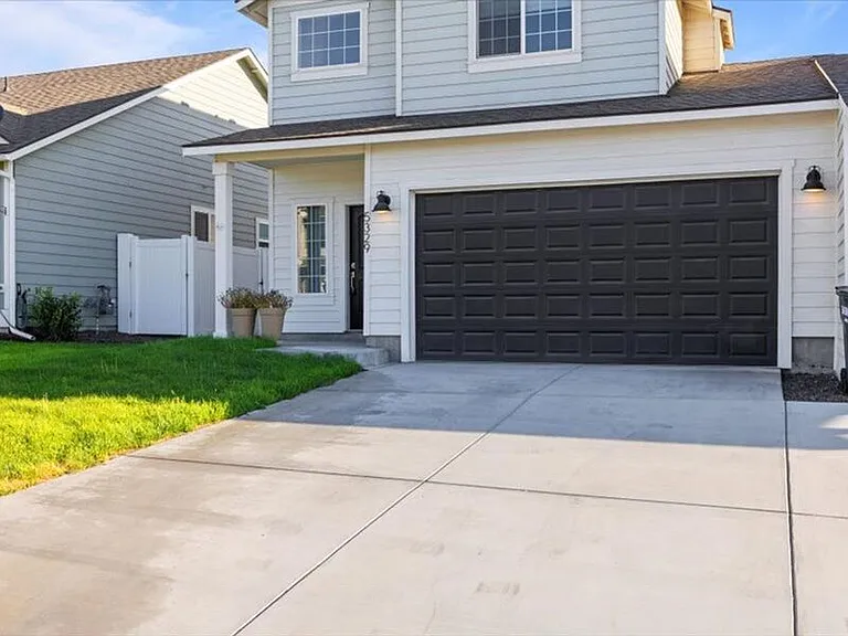5329 Remington Dr — Photo 2