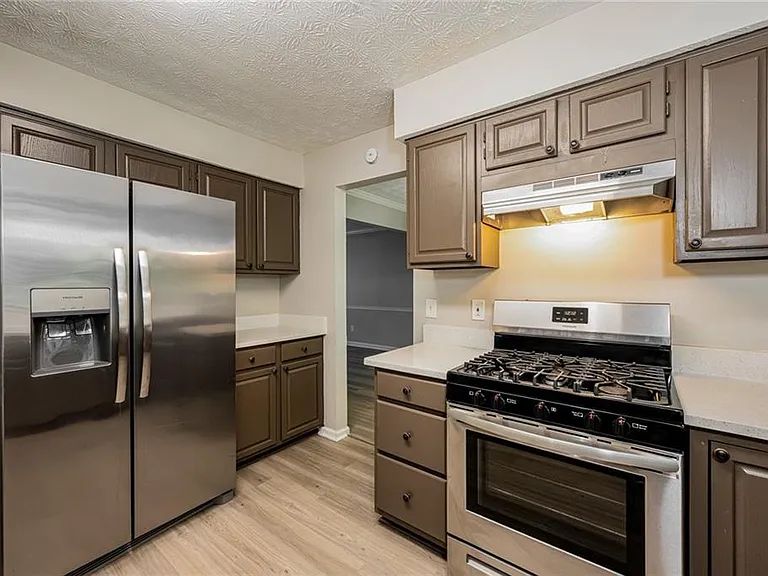 745 Mountain Oaks Pkwy — Photo 8