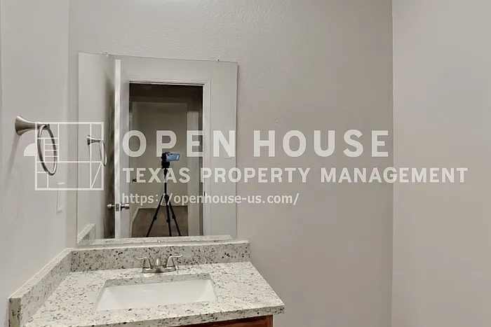 3203 W Kingsbrook Dr — Photo 18
