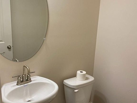 3rd image of 485 Rose Hill Ct