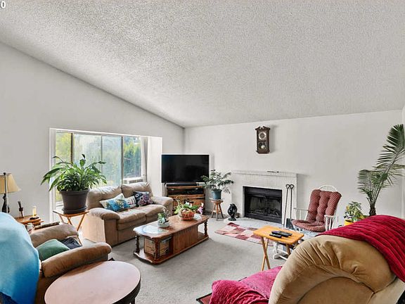 3rd image of 4381 SE Wynnwood Dr