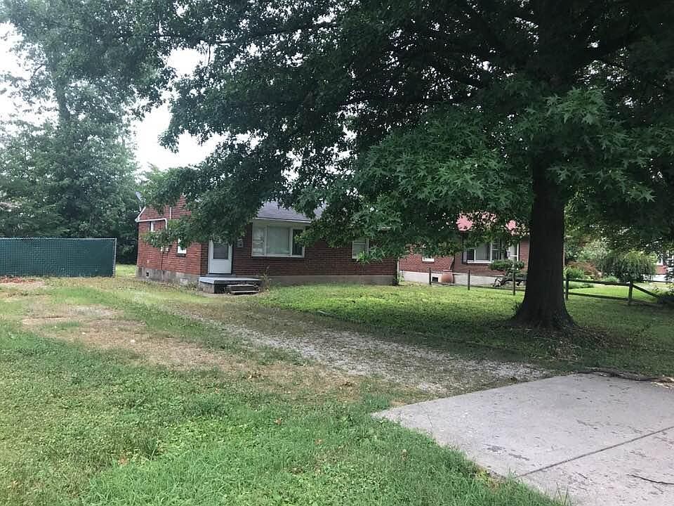 Front House Pic of double driveway