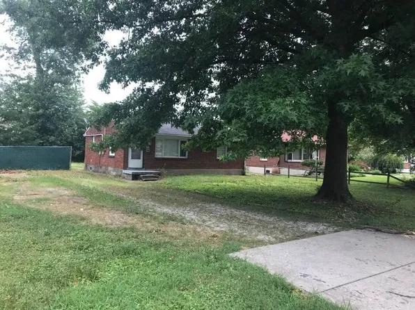 3211 Donald Dr, Louisville, KY 40216