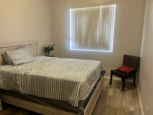 4 bed, 2667 sqft, $850 — Photo 2