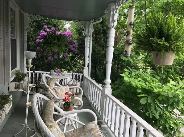 530 Mountainview Ave, Valley Cottage, NY 10989