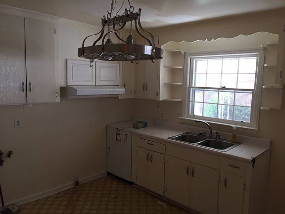4th image of 263 Peachtree Cir