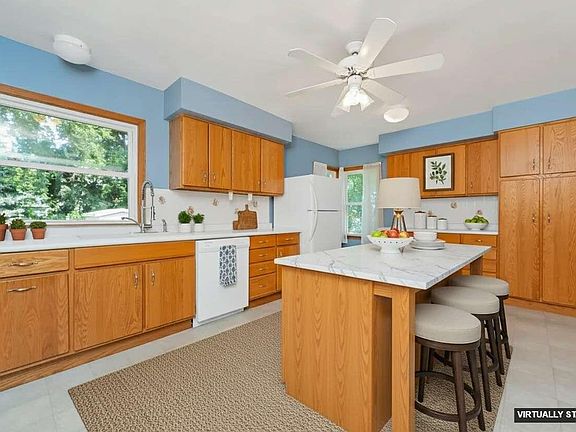 4th image of 213 E Van Hoesen Blvd