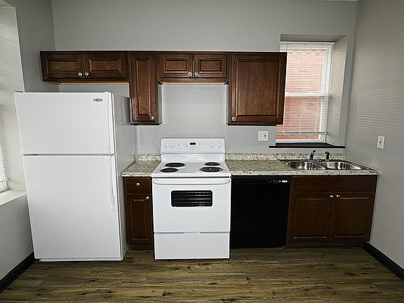 4th image of 2853 Texas Ave #2