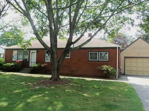 85 Hilton Ave E, Riverside, RI 02915