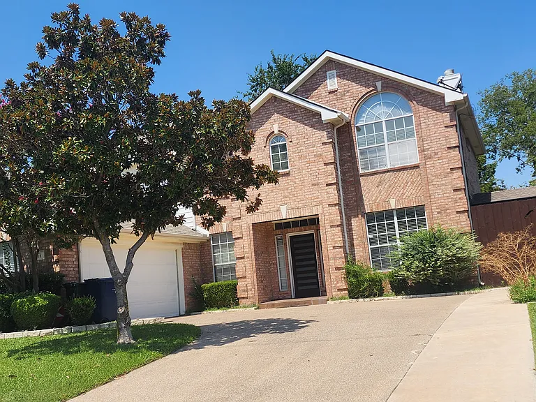417 Saddlebrook Dr — Photo 1