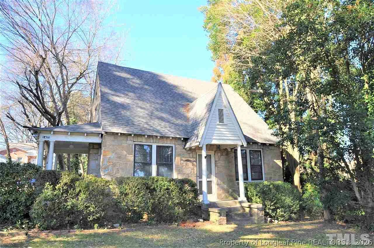 3 bed, 2.0 bath, $1,895 — Photo 1