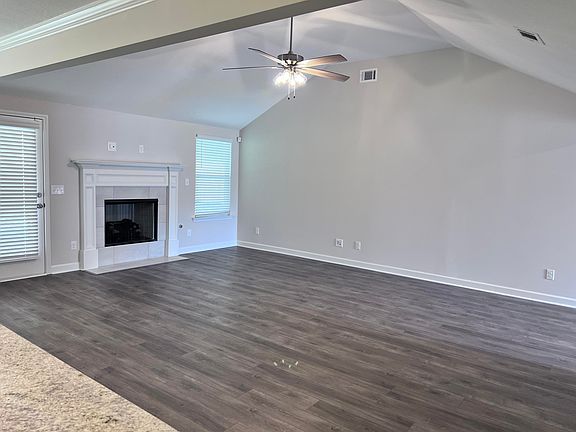 5th image of 7431 Hanford Dr