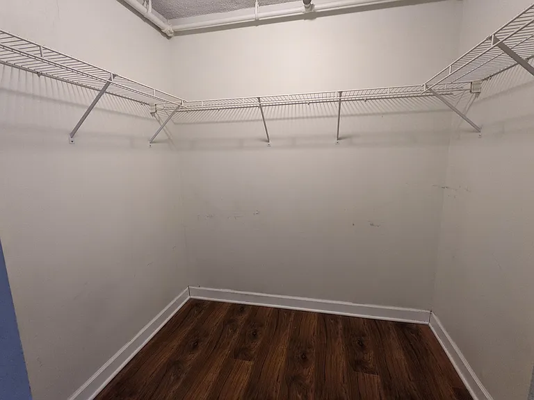Walkin Closet_04192022