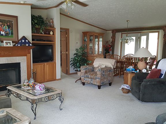 3rd image of 3525 Cloverfield Dr NE
