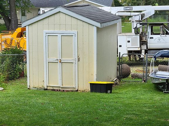 3rd image of 6588 Coventry Dr