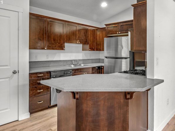 salem-oregon-2101567058 picture